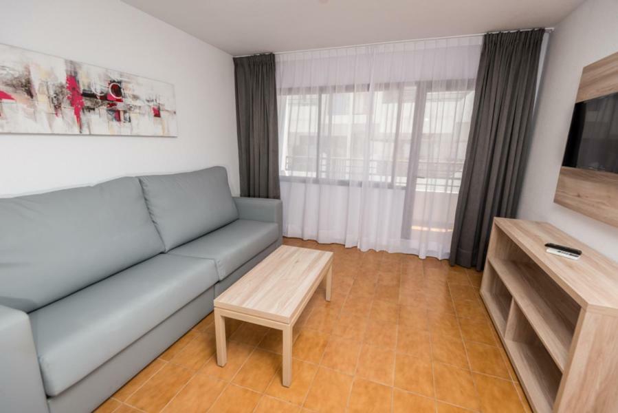 Apartments Niko Santa Eularia des Riu Exterior photo